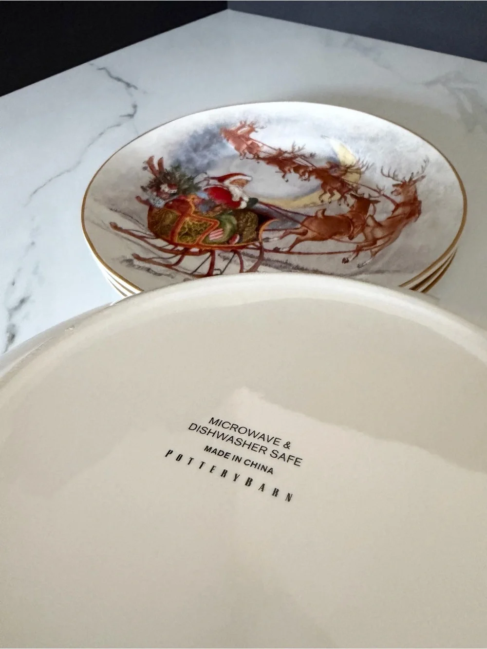 SET of 4 Nostalgic Santa Salad Plates by Pottery Barn
